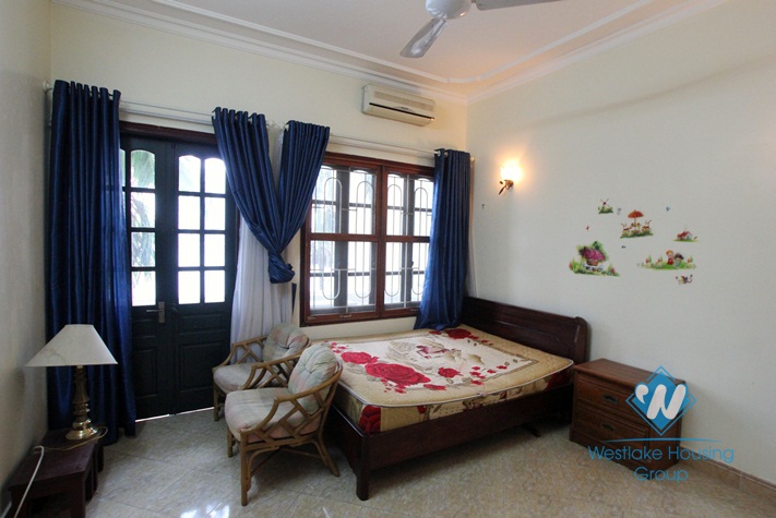 Nice house for rent in Westlake area, facing to the lake